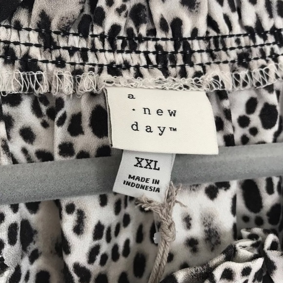 Womans blouse top Leopard animal print size XXL Bishop long sleeve Light weight - Picture 6 of 8